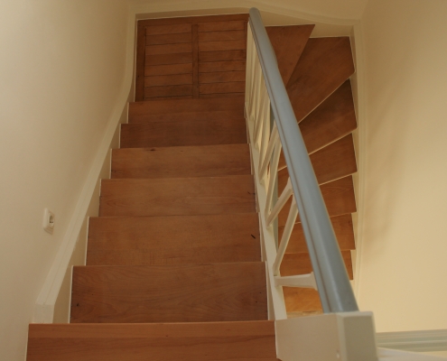 Treppenrenovierung: Renovierte Holztreppe